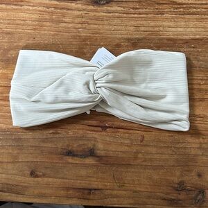 Lululemon Ribbed Nulu Twist-Front Headband
